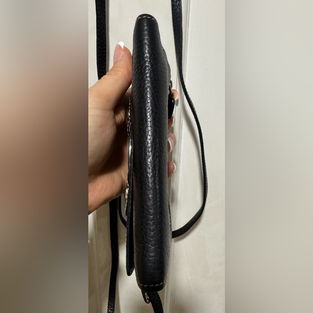 Brighton Crossbody Wallet in Black Leather - Picture 5 of 15